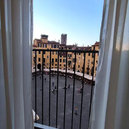 Caesar'S Luxury Apartment In Lucca Center Town Roman Amphitheater Exterior photo