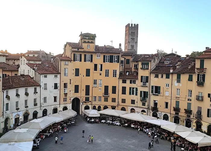 Caesar\'S Luxury Apartment In Lucca Center Town Roman Amphitheater