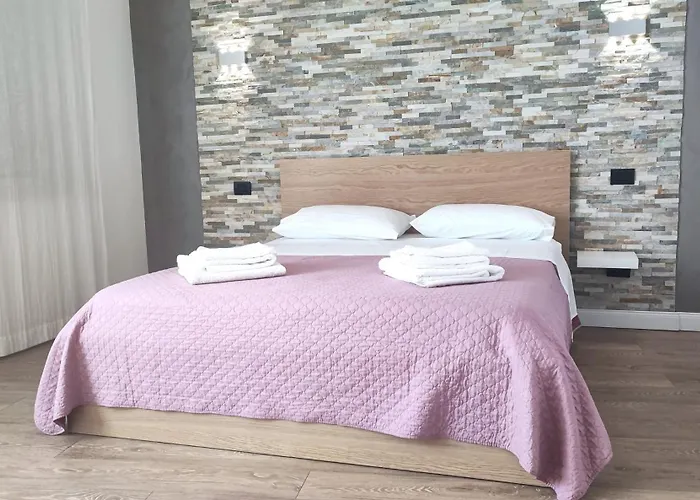 Caesar\'S Luxury Apartment In Lucca Center Town Roman Amphitheater