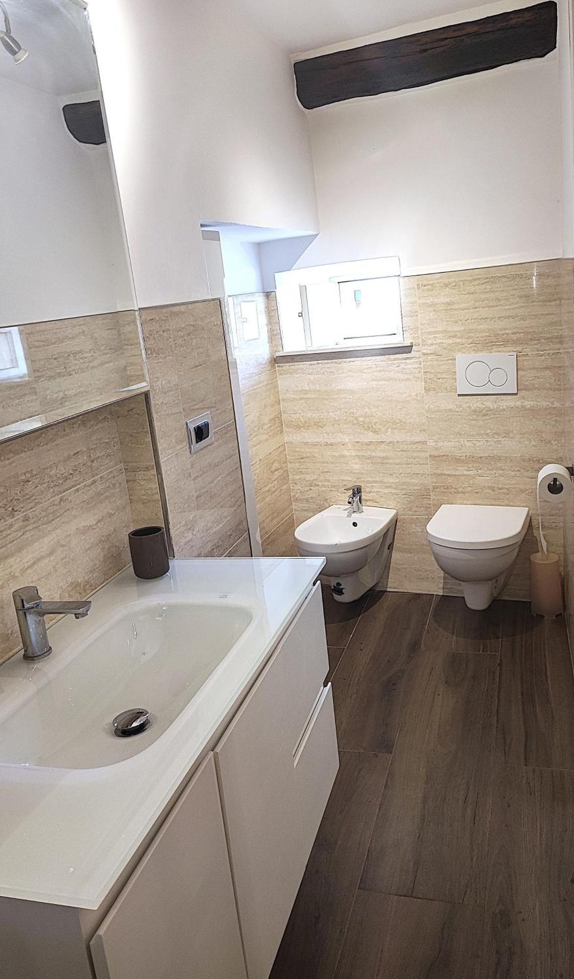 Caesar's Luxury In Center Town Amphitheater Apartment *